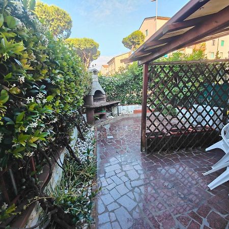 L'Appoggio Perfetto Apartment Viareggio Bagian luar foto